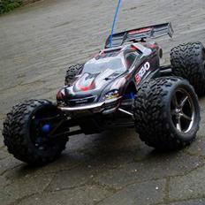 Truck Traxxas E-Revo