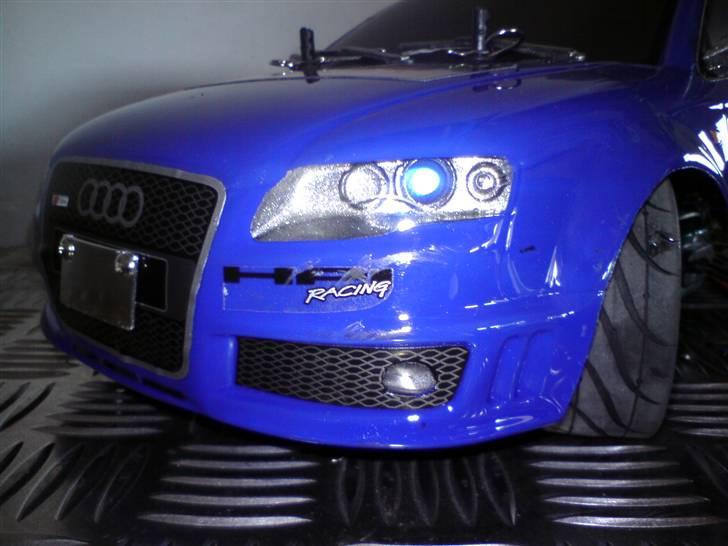Bil Audi RS4 Avant (HBX 1:10) Solgt - Audi´en i showroom billede 3