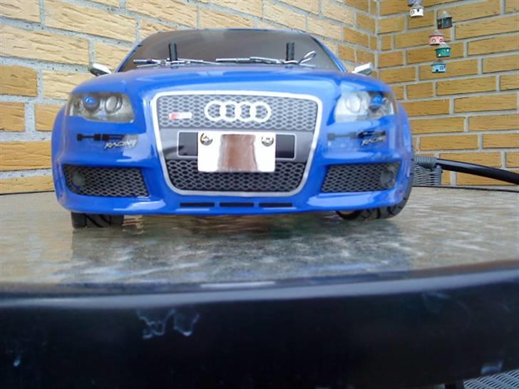 Bil Audi RS4 Avant (HBX 1:10) Solgt - Audi´en udenfor foran billede 16