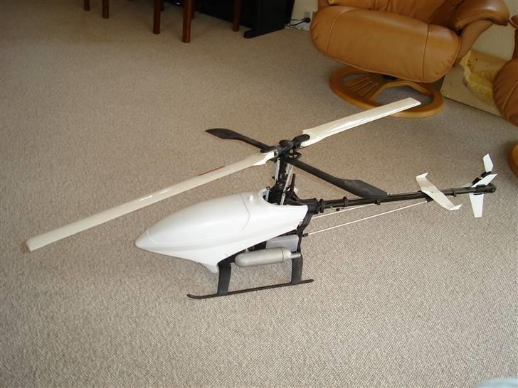 Helikopter Kyosho Caliber 3 billede 2