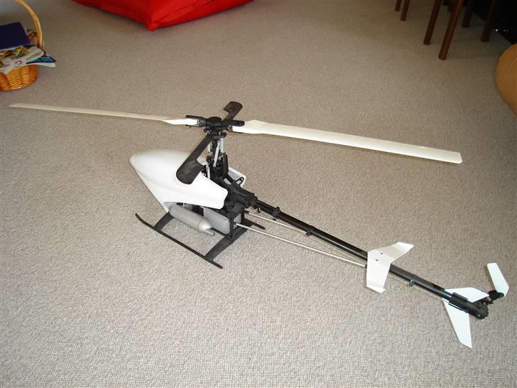 Helikopter Kyosho Caliber 3 billede 3