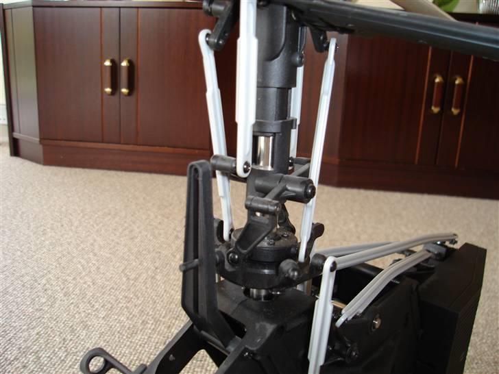 Helikopter Kyosho Caliber 3 billede 5
