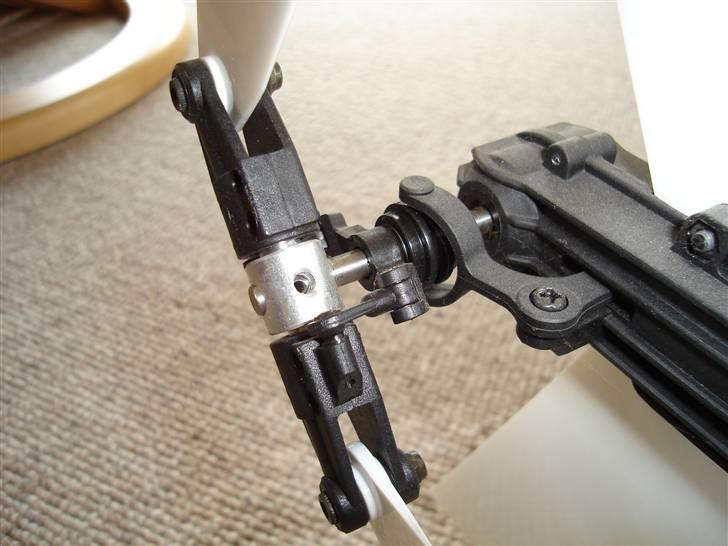 Helikopter Kyosho Caliber 3 billede 8