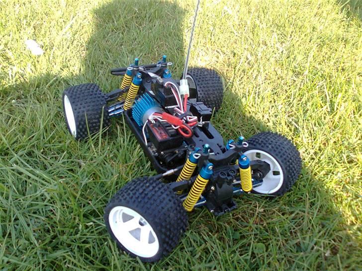 Bil HBX TRUGGY 1-18 billede 3