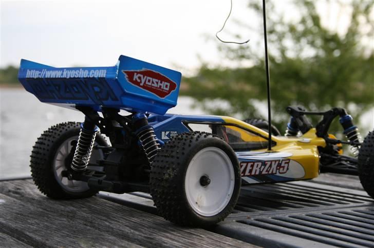 Buggy Kyosho Lazer ZX-5 billede 2