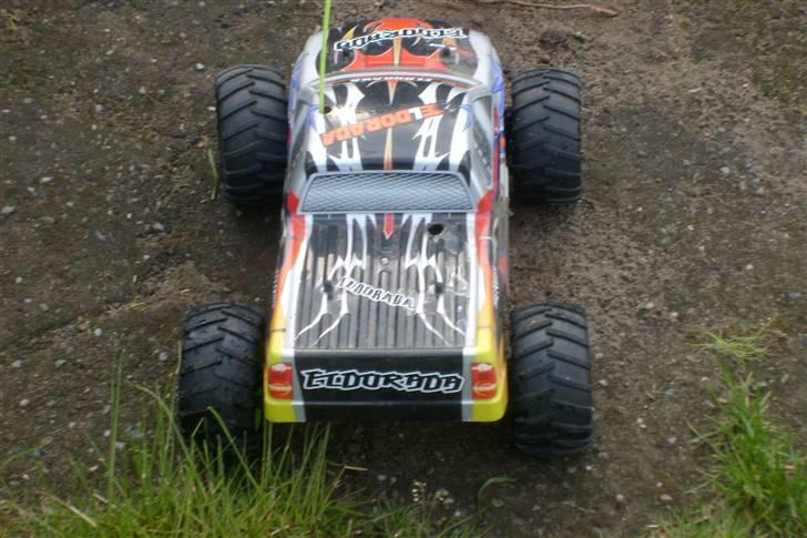 Bil 4x4 monstertruck - bilen bagfra  billede 2