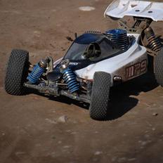 Buggy Kyosho MP9