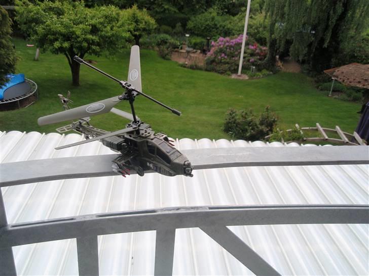 Helikopter AH-64 billede 2