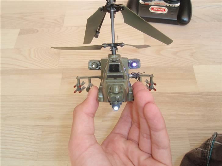 Helikopter AH-64 billede 14