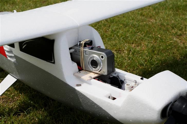 Fly Multiplex Mentor - Kamera-montagen, keep it simple  ;-) billede 9