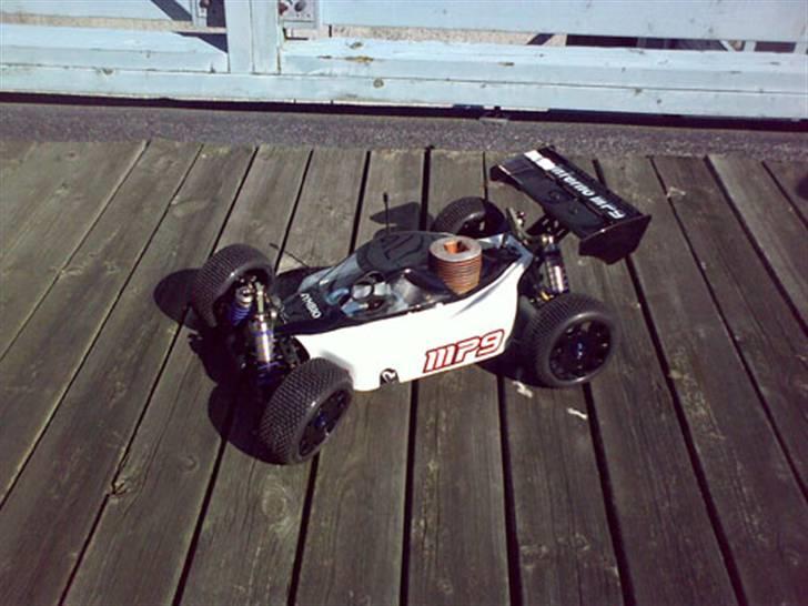 Buggy Kyosho MP9 - Helt ny - så ny at SH motoren ikke var kørt til. Så den gamle slave (RB WS7-III) er sat på :-) billede 5