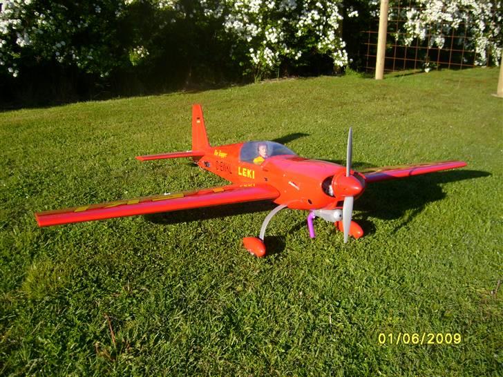 Fly Graupner Extra 300 LEKI  R.I.P - Klar til at blive luftet  billede 1