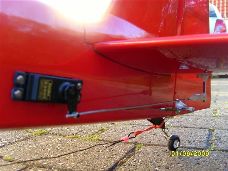 Fly Graupner Extra 300 LEKI  R.I.P - Den ene af de 2 højde servo´er billede 9