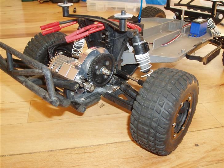 Off-Roader Traxxas Slash - 1/6-2009: Alu gearbox som sænker varmen i motoren en del. billede 8