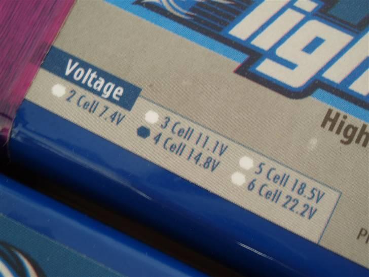 Off-Roader Traxxas Slash - 1/6-2009: 14.8 volt 2650 mAh 30C. Kører ca. 25 min på en opladning, hvilket må siges at være fint, med den kapacitet. Elektronikken trækker ikke den vilde strøm. billede 11