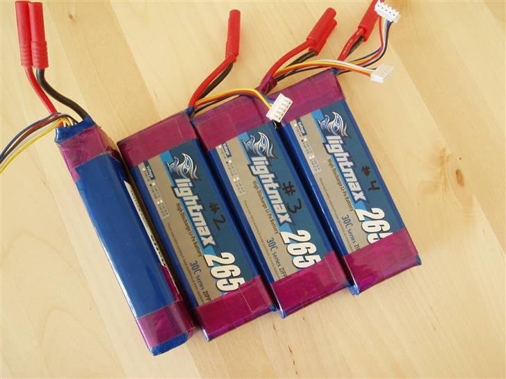 Off-Roader Traxxas Slash - 1/6-2009: De 4 stk. 14.8 volt 2650 mAh 30C batterier. Fylder ca det samme som en alm. racing pack. billede 12