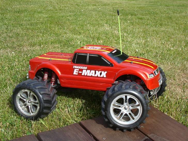 Bil Traxxas E-maxx billede 1