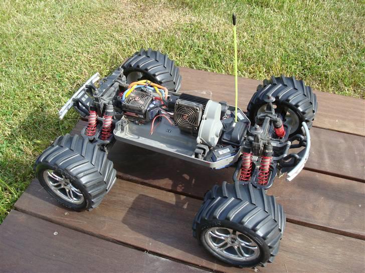 Bil Traxxas E-maxx billede 7