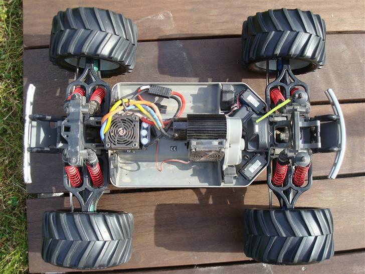 Bil Traxxas E-maxx billede 8