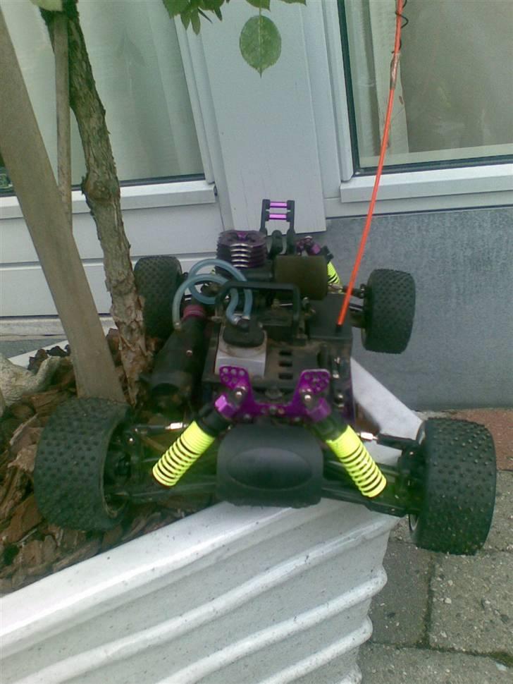 Buggy antomic warhead billede 5