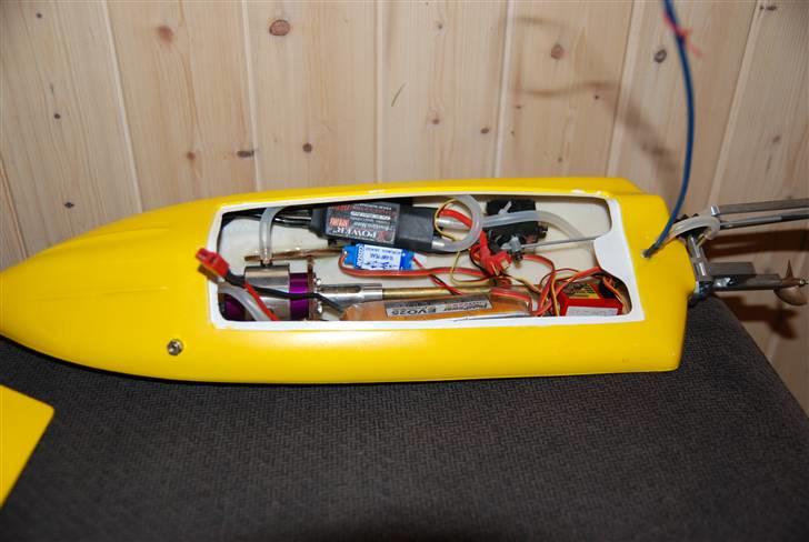 Båd RCMK Micro Mogli billede 8