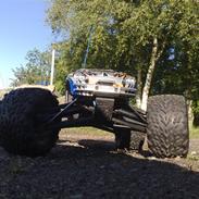 Bil traxxas revo 3.3