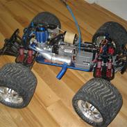 Bil Traxxas T-Max