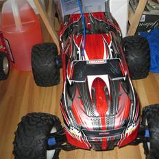 Bil Traxxas T-Max