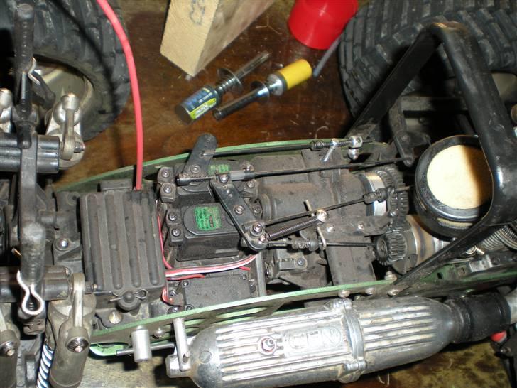 Off-Roader Cen Genesis 7.7 - Puha hvor den bliver støvet ude på marken. billede 2