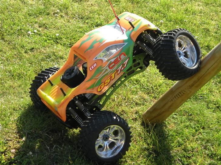 Off-Roader Cen Genesis 7.7 - Nej den skal ike hjælpen det klarer den selv. billede 6