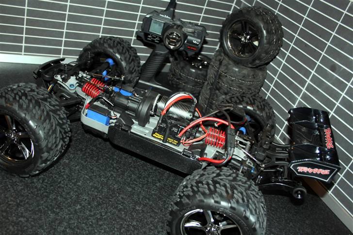 Truck E-REVO BRUSHLESS EDITION billede 11