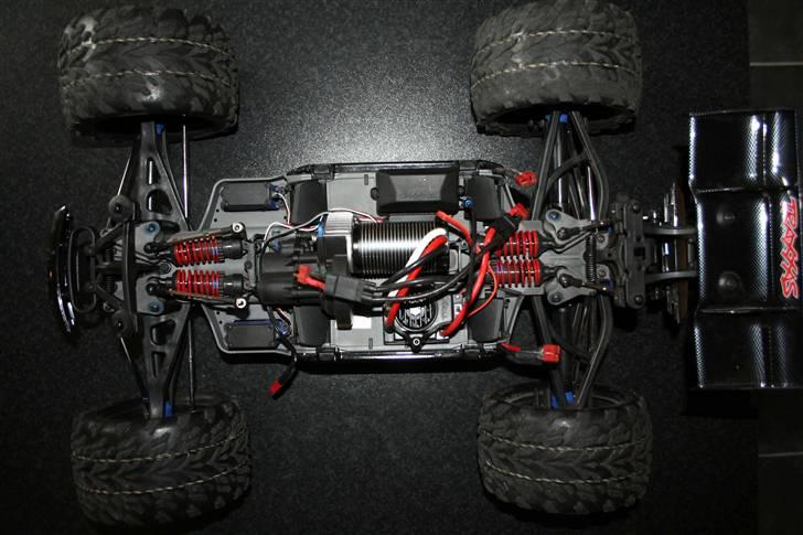 Truck E-REVO BRUSHLESS EDITION billede 13