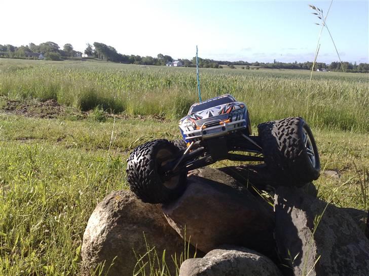 Bil traxxas revo 3.3 billede 2