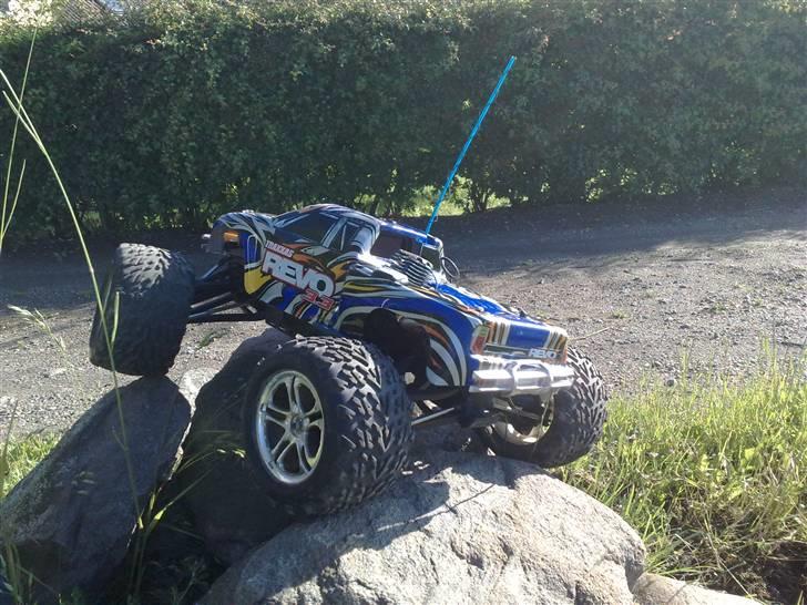 Bil traxxas revo 3.3 billede 4
