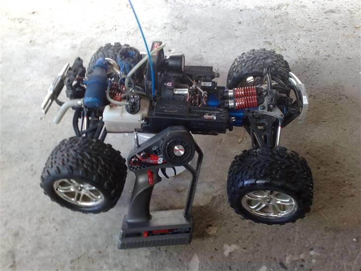 Bil traxxas revo 3.3 billede 5