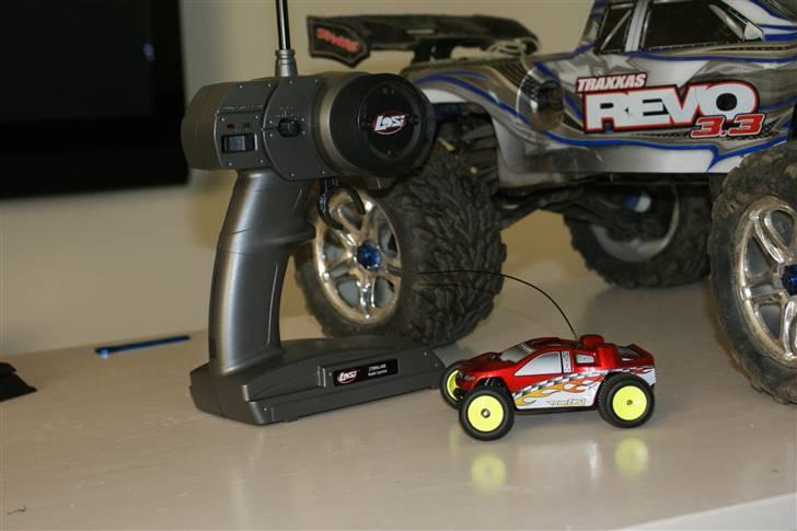 Truck Team Losi Micro T - Overraskende fed sender i når man husker på der følger en bil med til prisen. billede 5