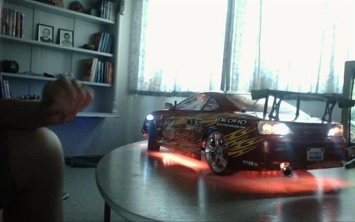 Bil Nissan Silvia - de blå og røde dioder kan blinke i forskelleige "rytmer" det samme kan neonen billede 17