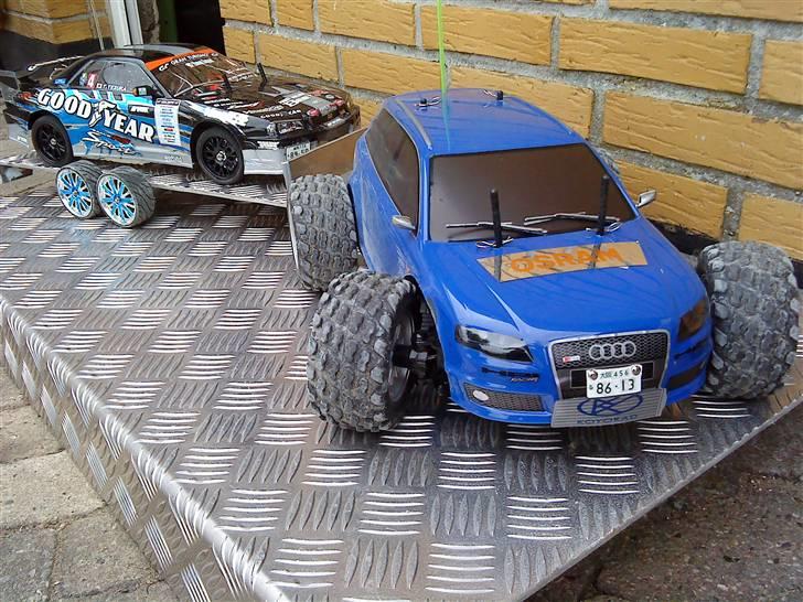 Bil Audi RS4 offroad Solgt - med trailer og bil på billede 10