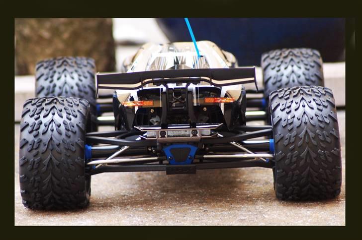 Bil  Traxxas E-revo Brushless billede 5