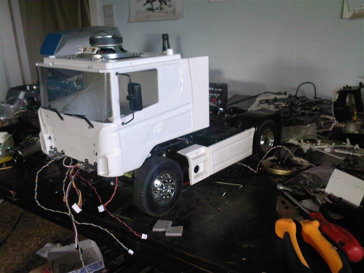 Lastbiler Scania R470 Highline - Så var der ikk langtid til at den skal males billede 13