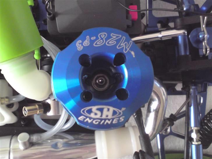 Buggy hsp bazooka pro 4.6 cc - sh 28 motoren som har 4.6 cc og yder 3.5 hk :) billede 2