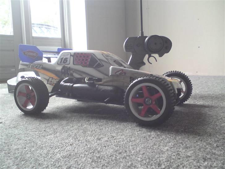 Buggy kyosho inferno TR15 "DØD" billede 8