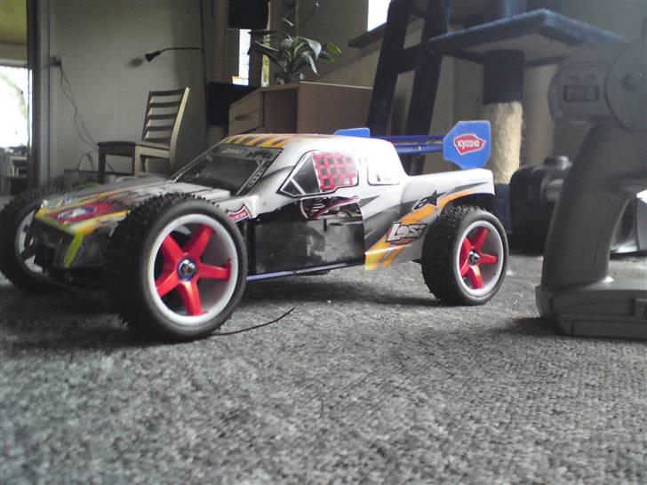 Buggy kyosho inferno TR15 "DØD" billede 10