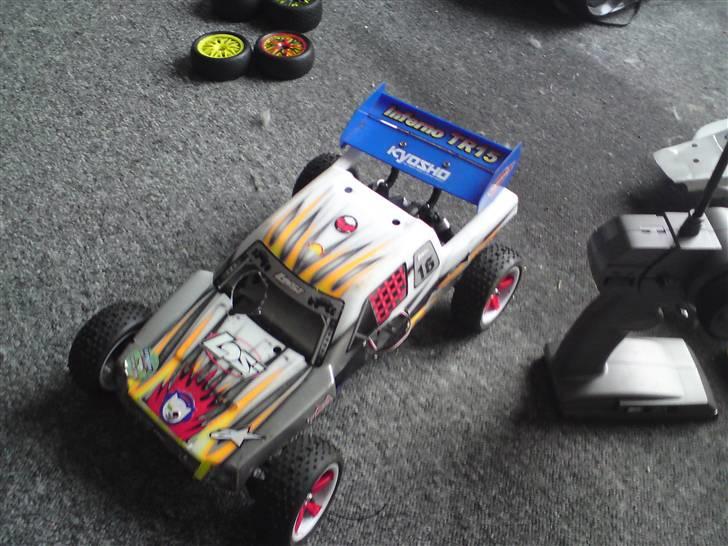 Buggy kyosho inferno TR15 "DØD" billede 11
