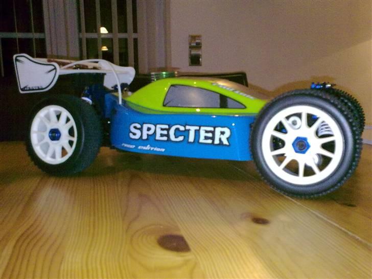 Buggy Carson Specter PRO CY - Er lige blevet færdig her, lige nu står den med en Annsmann 4,5 ccm, men når den nye  GO motor kommer skal den på. Skal i fremtiden ud og køre løb med den så derfor skal der en 3,5 på. Nu ser jeg hvad ABCén kan ellers skifter jeg til GO Pro med 5+2 billede 1