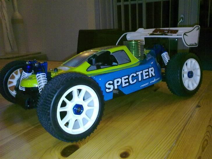 Buggy Carson Specter PRO CY - Og ja det er planen mærket på spoileren skal sætte skævt :-) billede 3