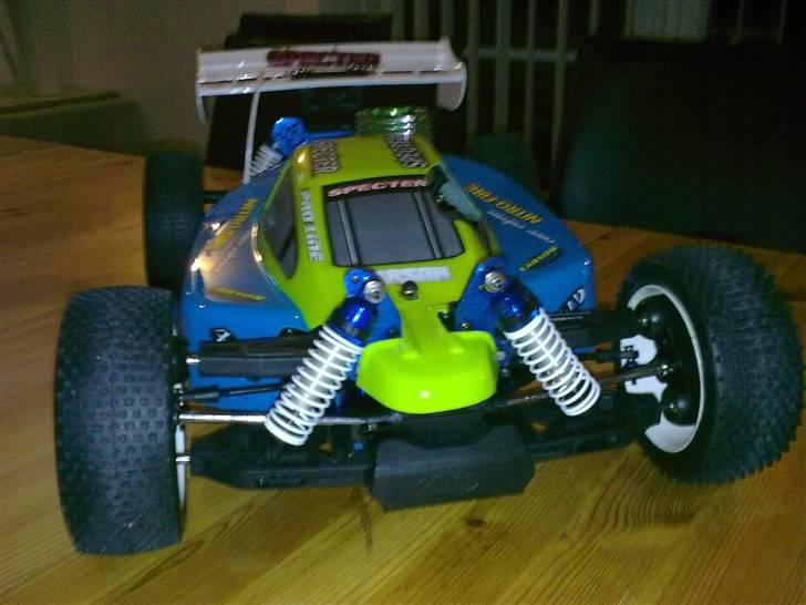 Buggy Carson Specter PRO CY - Dette er mit første karroseri som jeg selv har malet, håber I syntes om den, syntes nu selv den er blevet helt fin billede 6