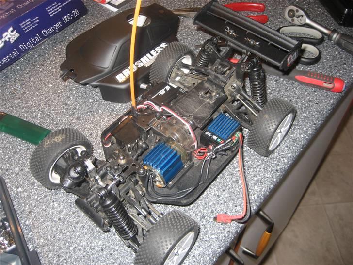 Buggy Mini Inferno Brushless billede 9