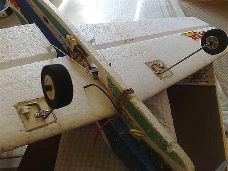 Fly Super Zoom - Hjemme lavet under stel da det org. ikke er til noget. Så nu kan der også jord startes billede 19