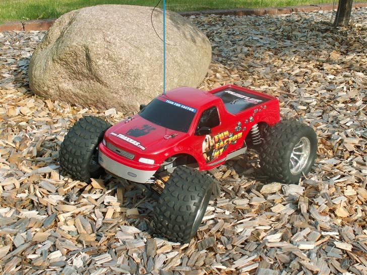 Bil Rustler VXL (SOLGT) - Ny karosse billede 1